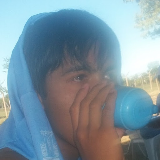 Cesar Castro Photo 14