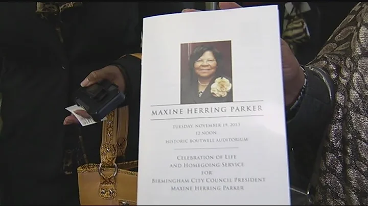 Maxine Parker Photo 32