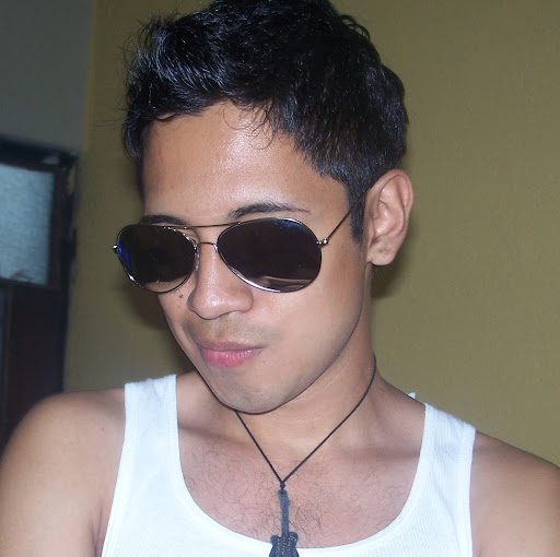 Alex Rodas Photo 13