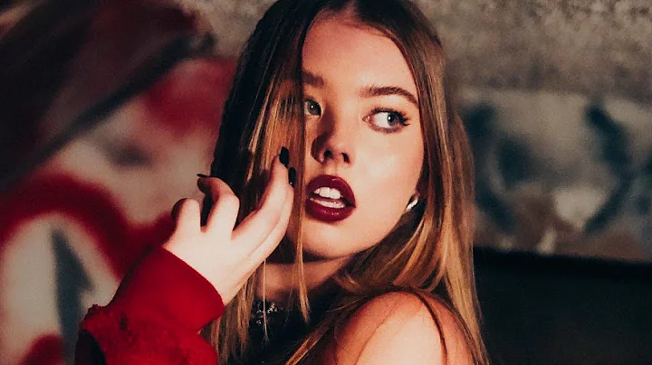 Whitney Kidd Photo 28
