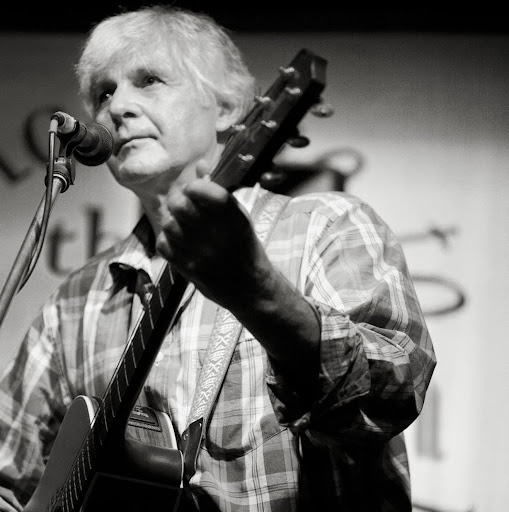 Roger Saunders Photo 12