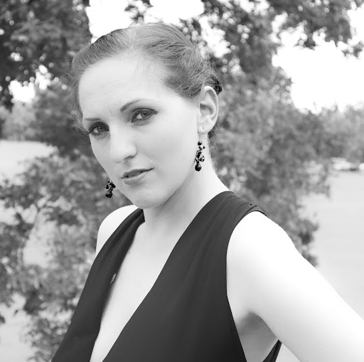 Stephanie Wenzel Photo 14