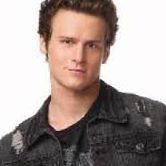 Jonathan Groff Photo 4