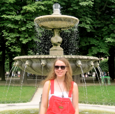 Alice Riddle Photo 9