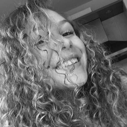 Julia Peters Photo 15