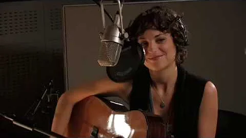 Michelle Armstrong Photo 33