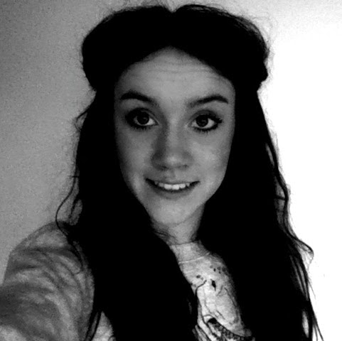 Molly Thornton Photo 12
