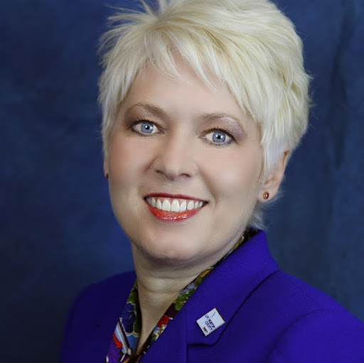 Cynthia Oswald Photo 8