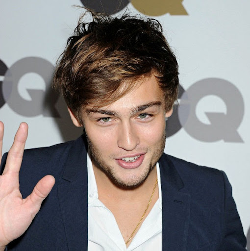 Douglas Booth Photo 17