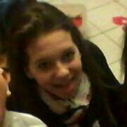 Sarah Valenzuela Photo 5
