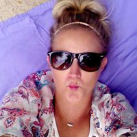 Eliza Phillips Photo 8