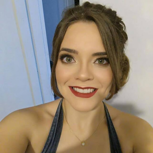 Gina Reis Photo 9