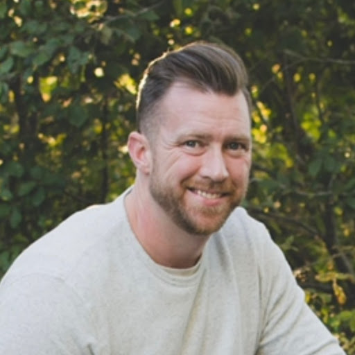 Derek Voorhees Photo 4