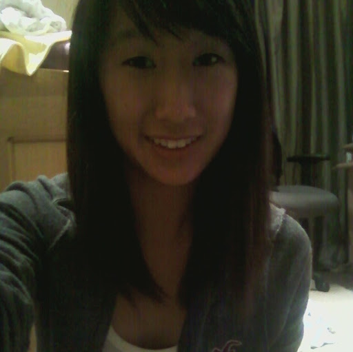 Angela Kim Photo 28