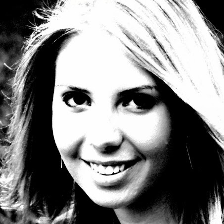 Stephanie Manning Photo 10