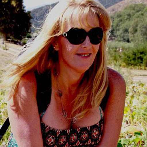April Hayes Photo 16
