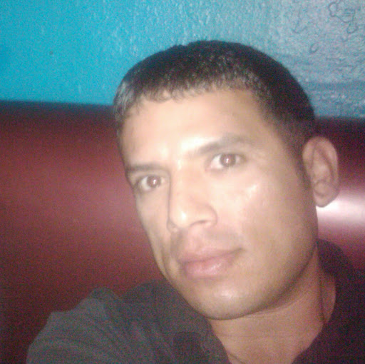 Roberto Corrales Photo 13