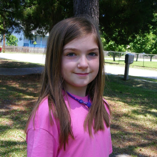 Elizabeth Bright Photo 16