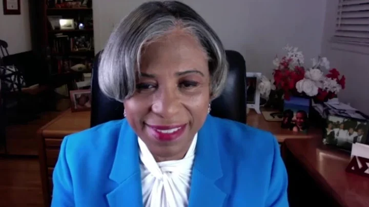 Brenda Lawrence Photo 42