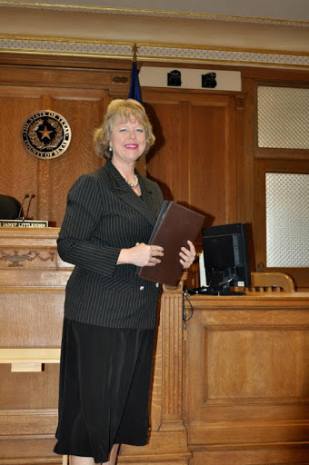 Laura Heard Photo 11
