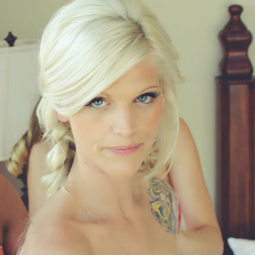 Christine Mac Photo 10