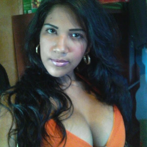 Adriana Guillen Photo 10
