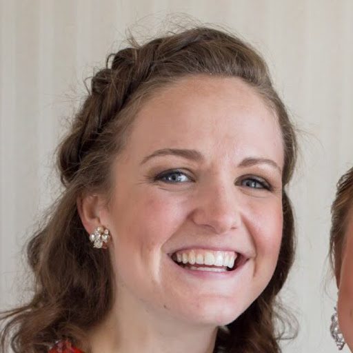 Sarah Lindstrom Photo 10