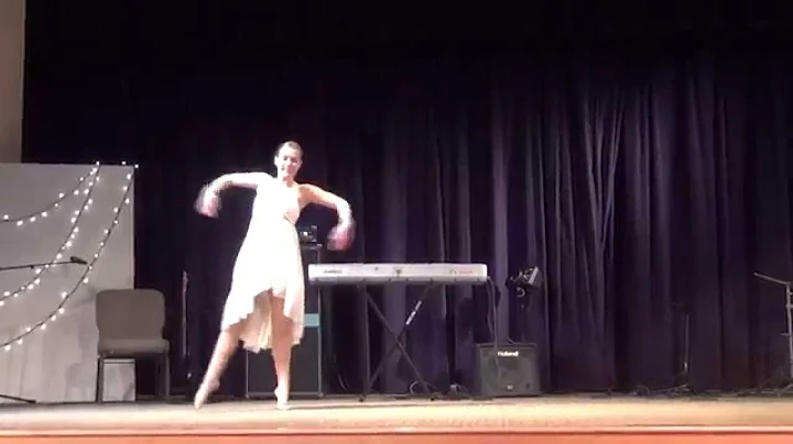 Elise Hughes Photo 33