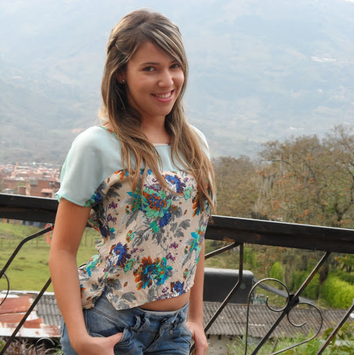Natalia Calderon Photo 15