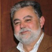 Roberto Lores Photo 6