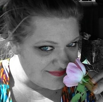 Lacey Hampton Photo 10