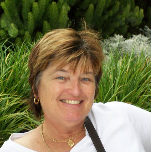 Linda Howarth Photo 11