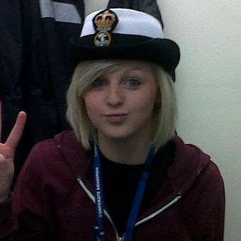 Danielle Skinner Photo 14