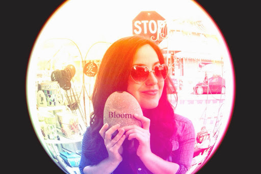 Lindsey Bloom Photo 11