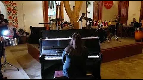 Joyce Garcia Photo 33