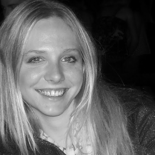 Amanda Flynn Photo 16