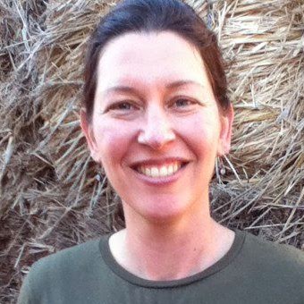 Jennifer Holm Photo 15