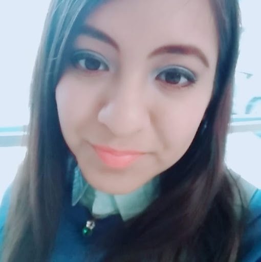 Angie Salas Photo 9