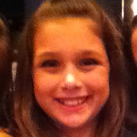 Caroline Schneider Photo 14