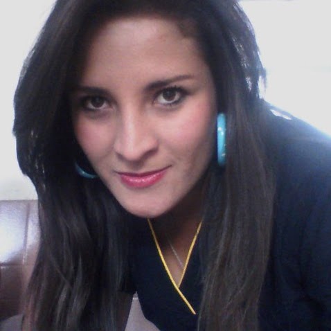 Angela Becerra Photo 13
