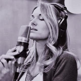 Crystal Morgan Photo 14