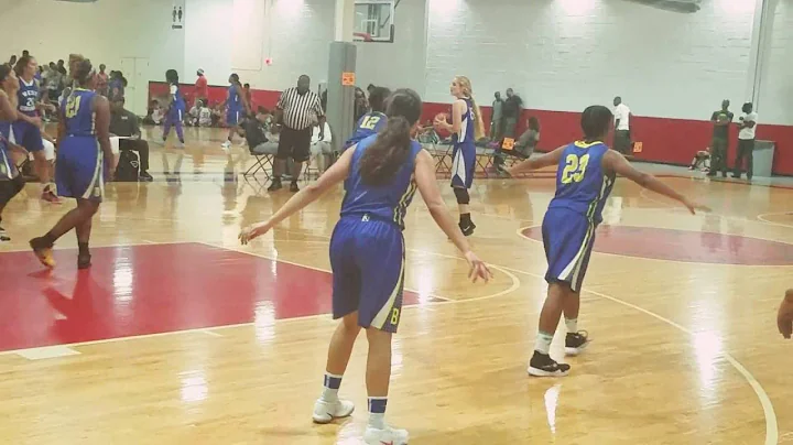 Haley Cunningham Photo 34