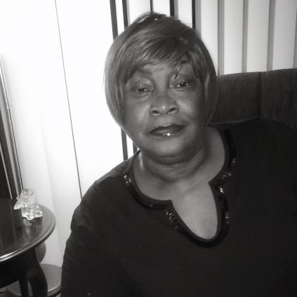 Geraldine Moore Photo 15