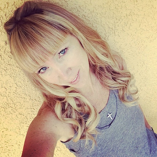 Alexis Robbins Photo 15