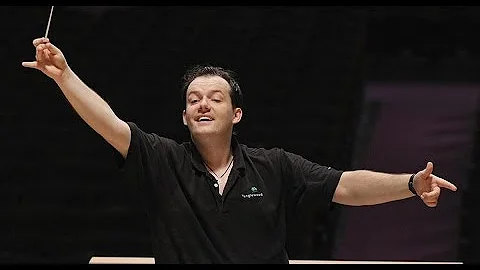 Malcolm Lowe Photo 30