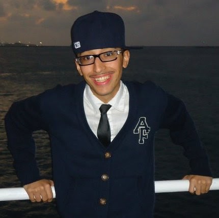 Adam Ruiz Photo 10