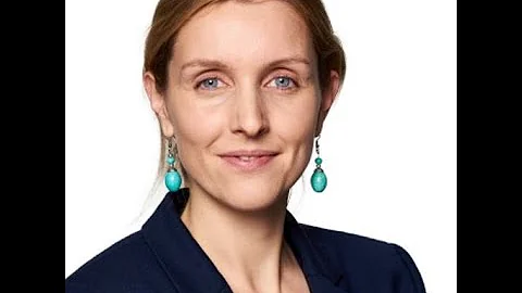 Catherine Heil Photo 11