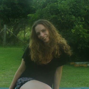 Melanie Booth Photo 17