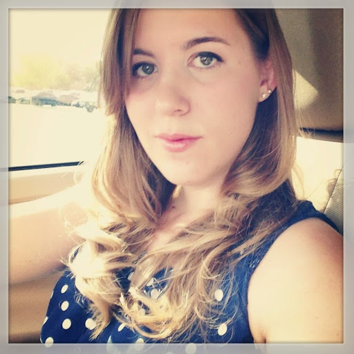 Kelly Dickey Photo 10