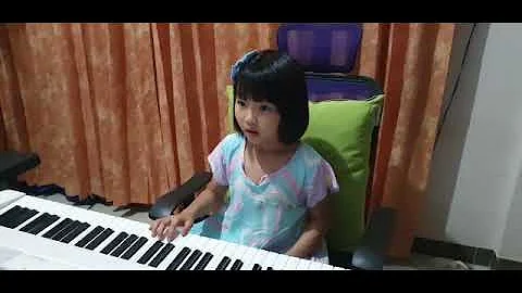 Elizabeth Phan Photo 24
